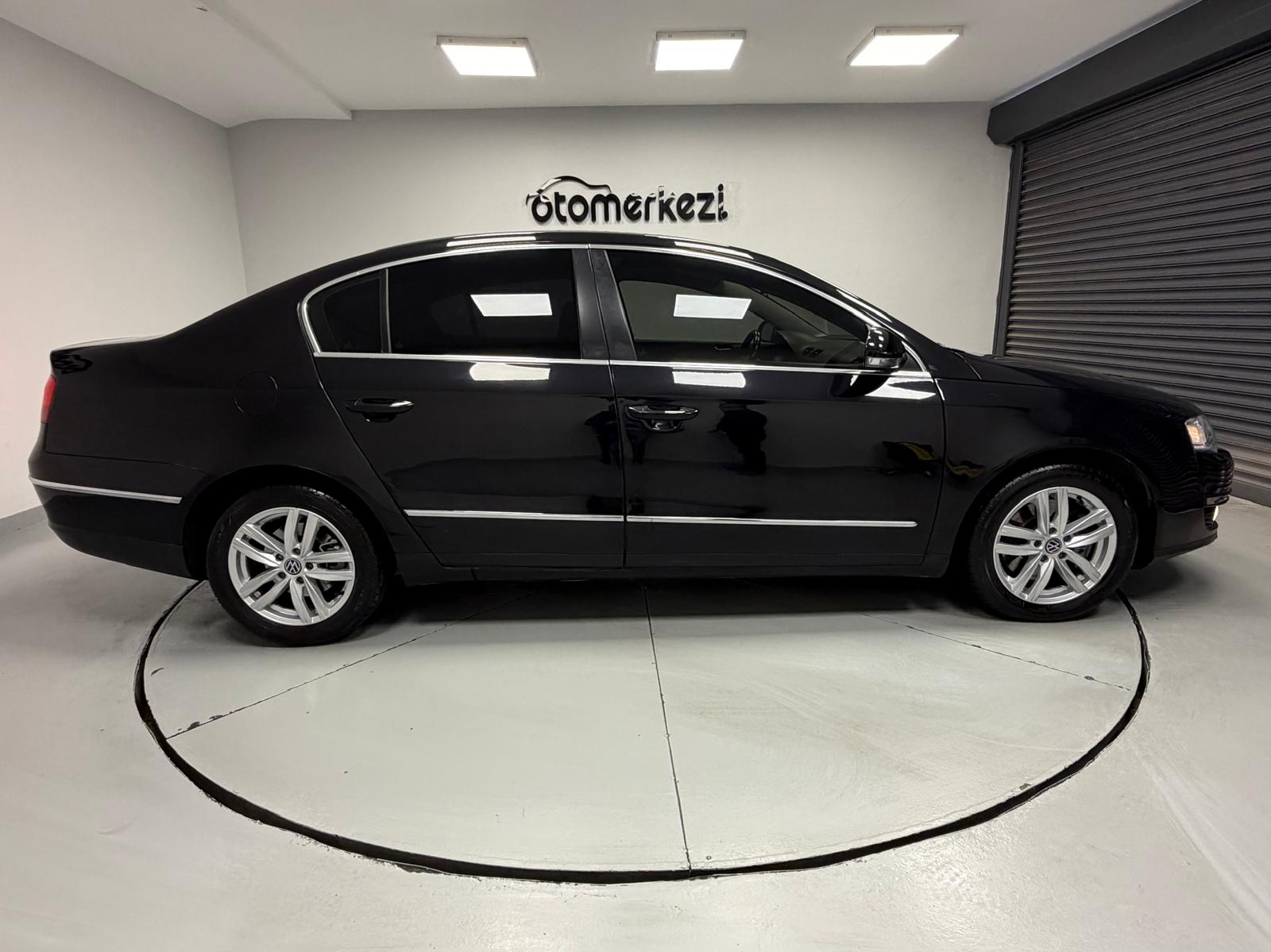 VOLKSWAGEN PASSAT 19